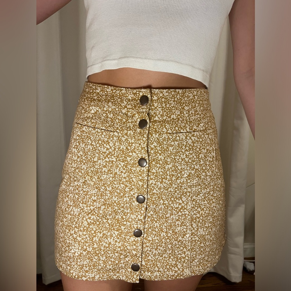 Kendall + Kylie Tan and white floral Button Down mini skirt